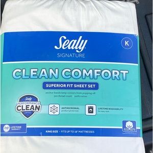 Sealy SIGNATURE
CLEAN COMFORT
SUPERIOR FIT SHEET SET